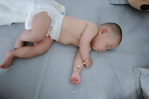 锡林郭勒盟怀孕多久会显肚子